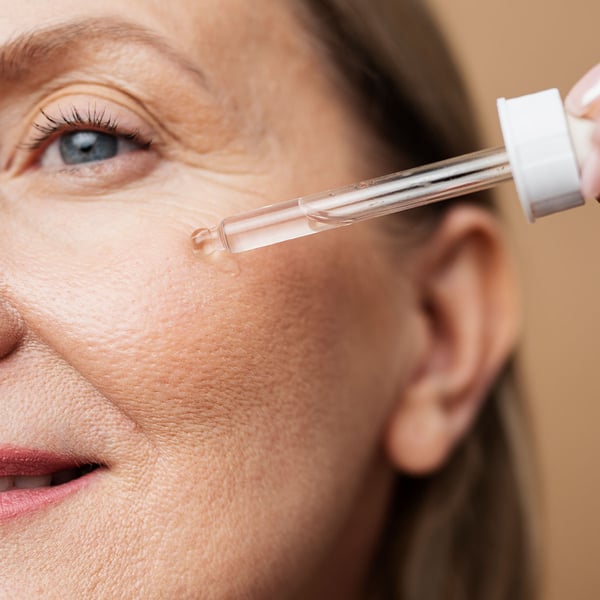 Retinol: o que é, como usar e quais são os benefícios para a tua pele